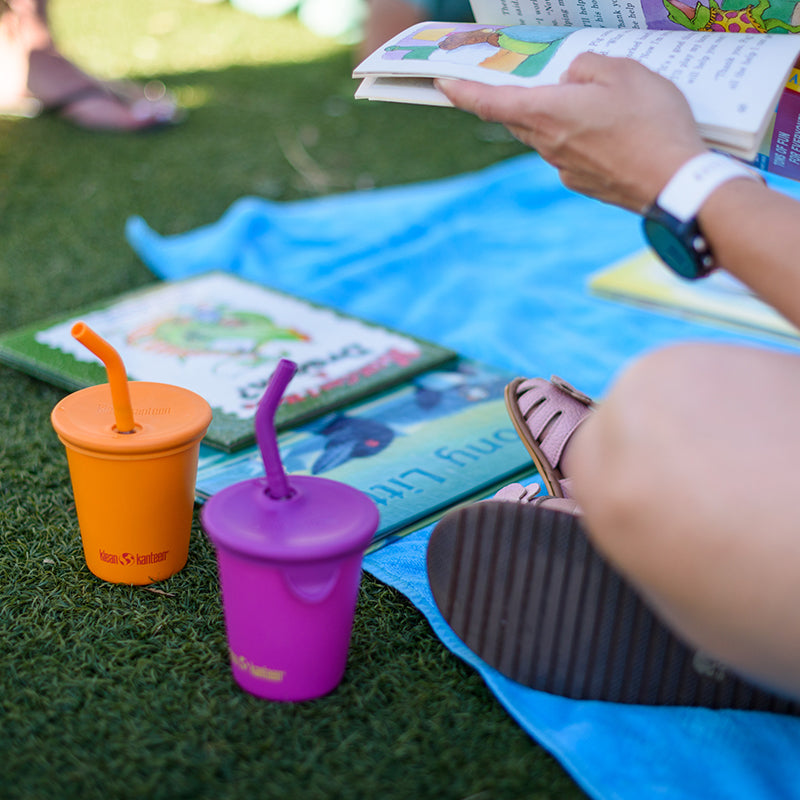 kid-s-sippy-cup-and-water-bottle-set-w7 10oz_kids_cups_straw_reading_blanket_square.jpg