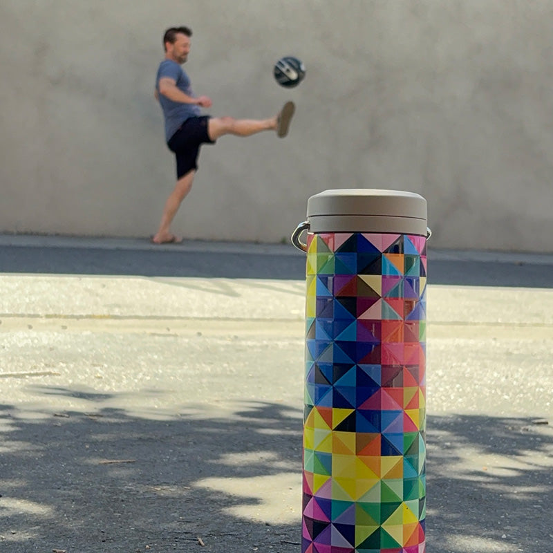 20oz-tkwide-with-twist-cap-mosaic-g9 20oz_tkwide_bottle_seasonal_mosaic_soccerball_player_square.jpg