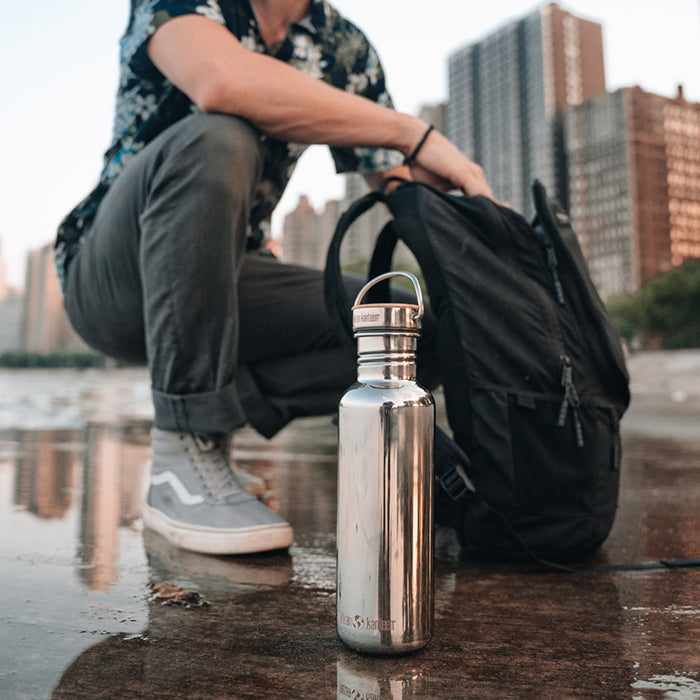 27oz-reflect-with-bamboo-cap-r9 K27SSLRF-MS-BAMBOO_reflect-bottle_city_lifestyle_ff882516-9bd8-49cf-b515-736a0a9c889f.jpg