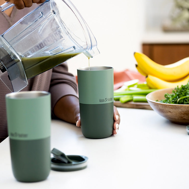 smoothie-set-l3 smoothie_kit_rise_tumbler_smoothie_pour.jpg