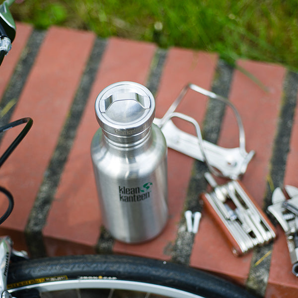 classic-steel-loop-cap-t4 stainless_bottle_cap_bike_parts_lifestyle.jpg