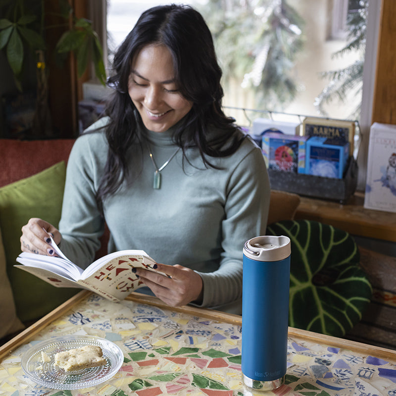 20oz-tkwide-with-cafe-cap-l8 tkwide_20oz_insulated_tumbler_cafe_woman_reading_square.jpg